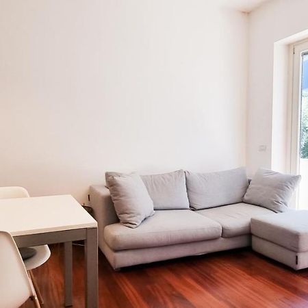 Joivy Superb Flat, 2 Balconies & Skyscrapers View Daire Milano Dış mekan fotoğraf