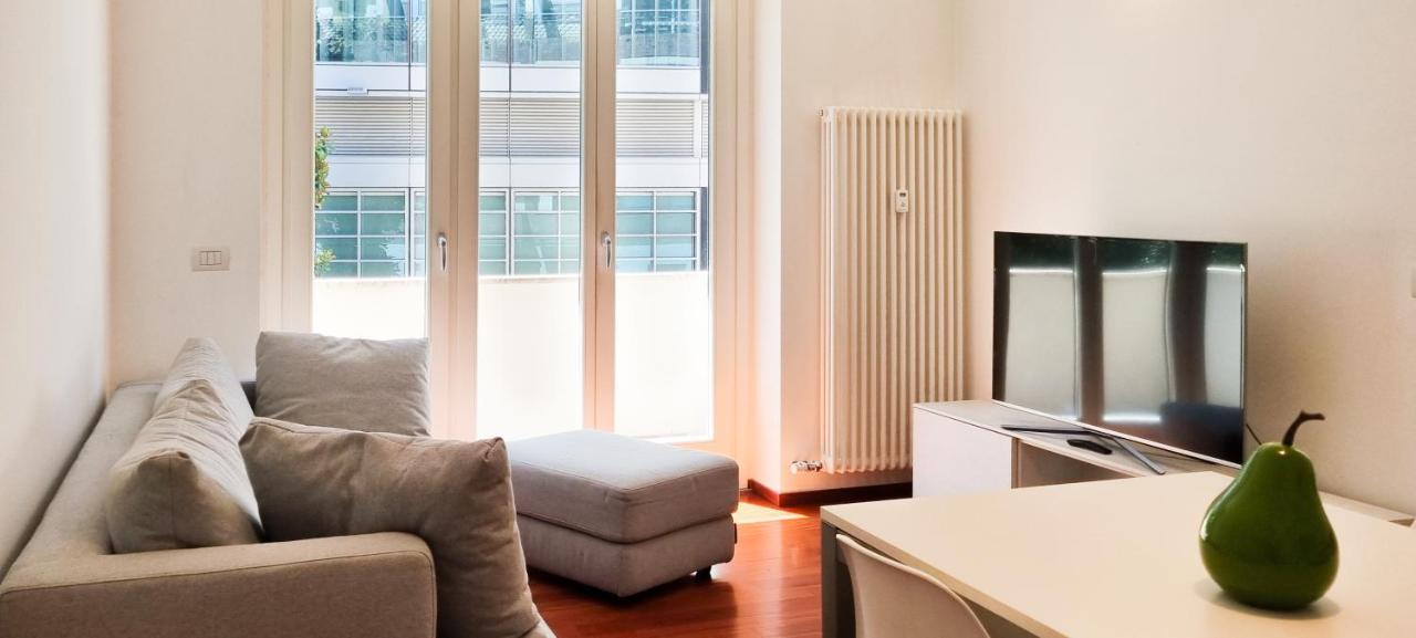 Joivy Superb Flat, 2 Balconies & Skyscrapers View Daire Milano Dış mekan fotoğraf