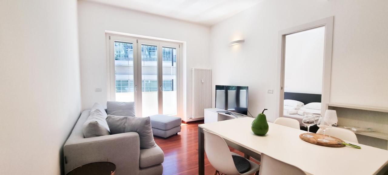 Joivy Superb Flat, 2 Balconies & Skyscrapers View Daire Milano Dış mekan fotoğraf