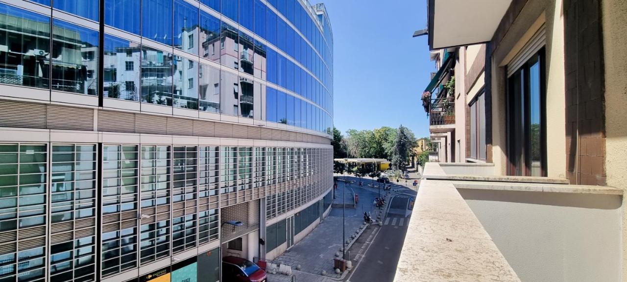 Joivy Superb Flat, 2 Balconies & Skyscrapers View Daire Milano Dış mekan fotoğraf
